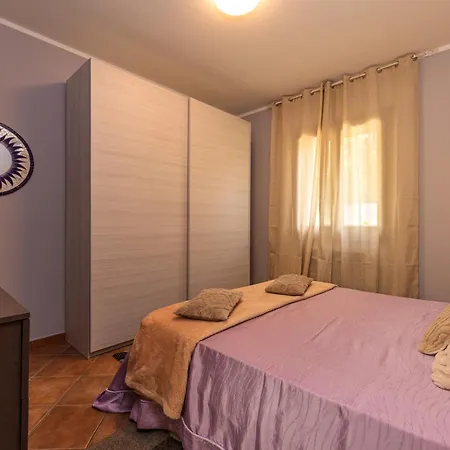 Smeralda Loiri Feriehus Porto San Paolo (Sardinia)
