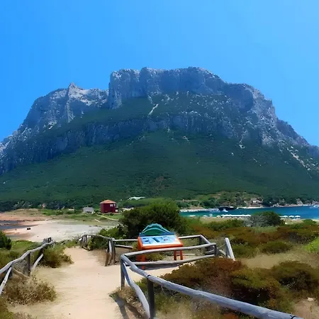 Hébergement de vacances Smeralda Loiri *